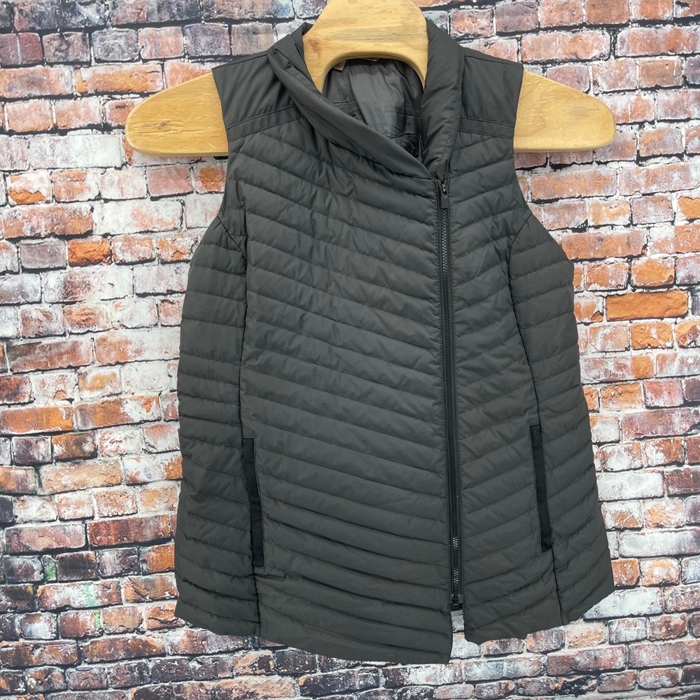 Athleta Down Vest Womens XL Black Asymmetrical Zip Quilted Puffer RN 54023